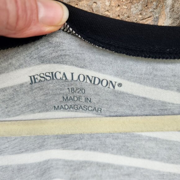 Black, White Stripe Pullover Tunic Blouse Size 18/20 - Picture 3 of 4